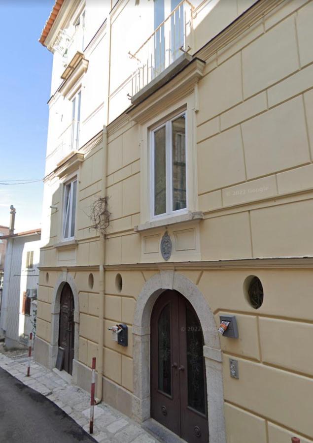 Grey Apartment Caiazzo Exterior photo